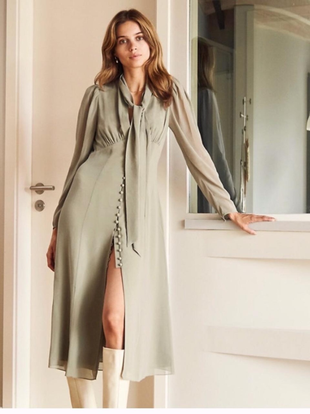 Aritzia Wilfred Mambo Dress in deep navy blue
